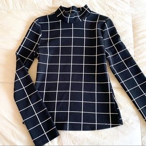 Cute mock neck long sleeve!